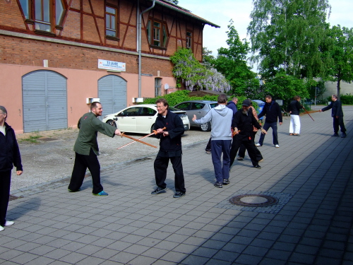 32er-Tai Chi-Schwertform – Seminar an der vhs-Erlangen