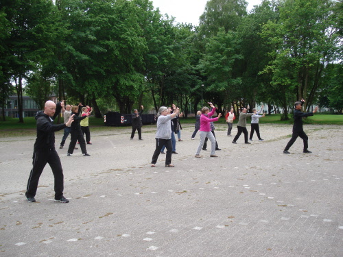 Rückschau: Rückwärtsgehen-Qi Gong – Seminar an der VHS-Wilhelmshaven